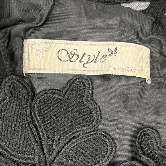 Gorgeous Black Lace Fit & Flare Dress Floral Detail Elegant Style - Picture 4 of 4